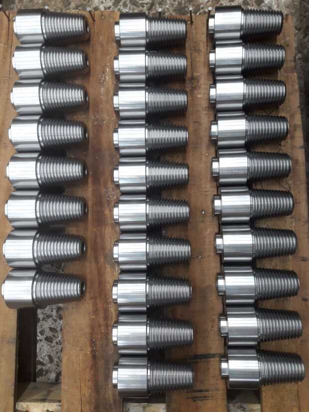 Batch of splined shafts